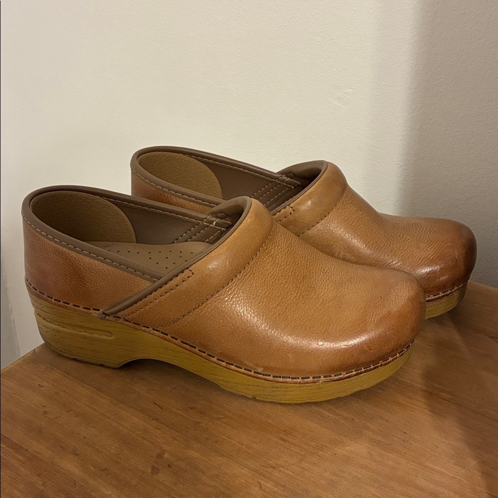 Honey Dansko 37 Wide